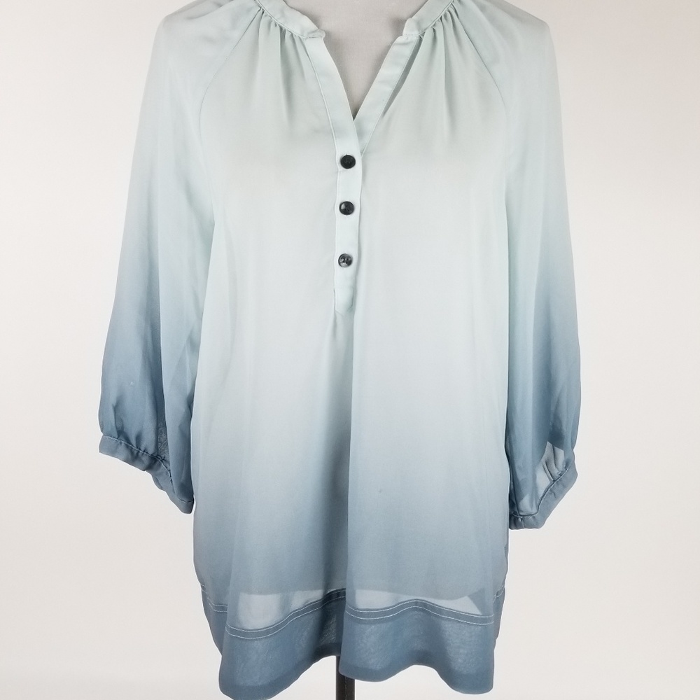 🦋New York & Company Half Sleeve Blouse Size M